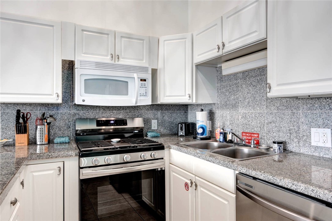 810 Banyan Beach Dr 123 Property Photo 6