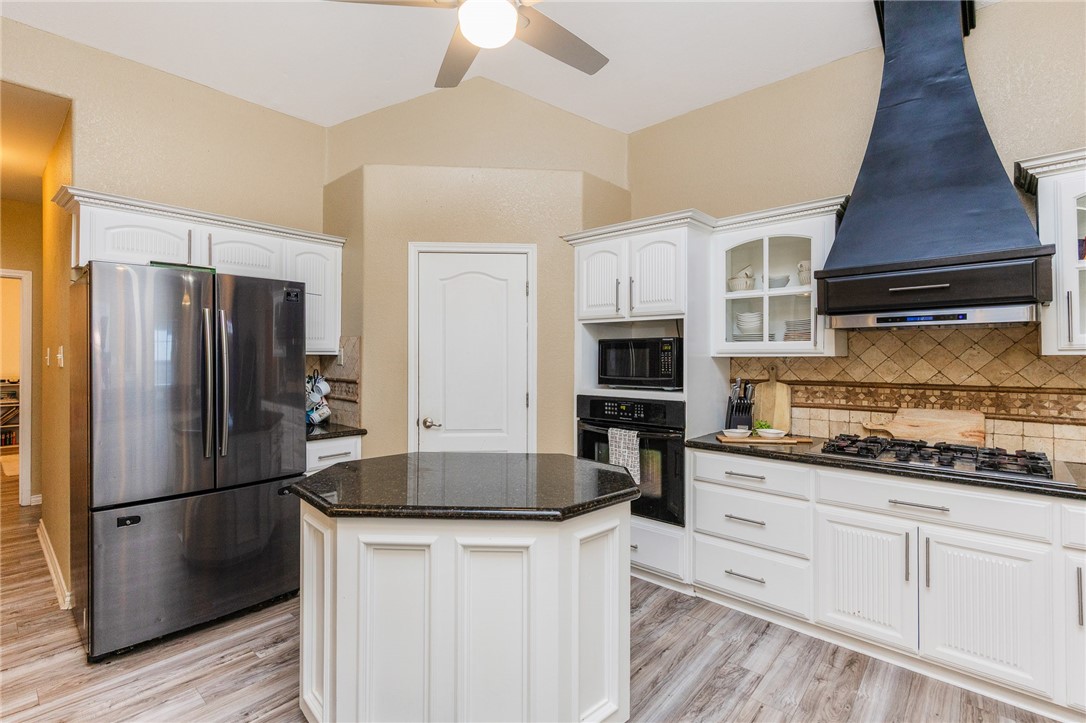 2319 Santa Maria Property Photo 6