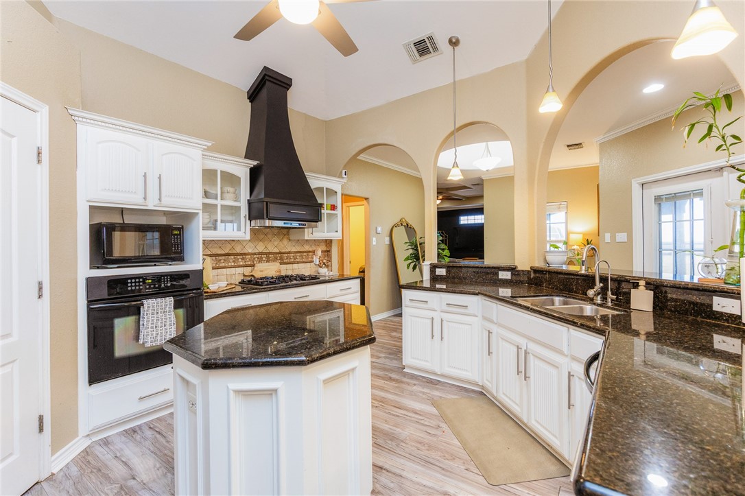 2319 Santa Maria Property Photo 8
