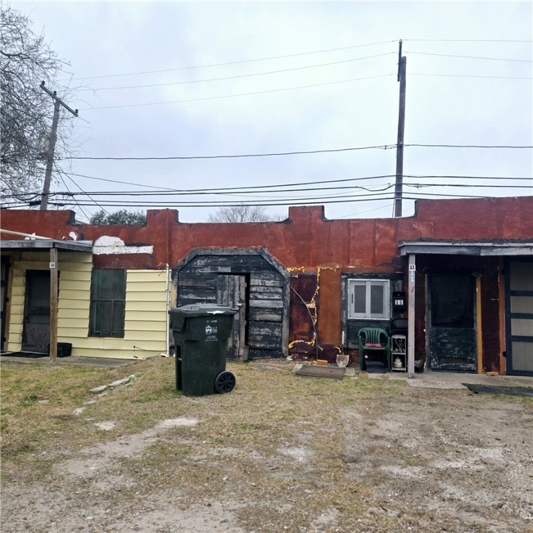 2921 S Port Ave Property Photo 5