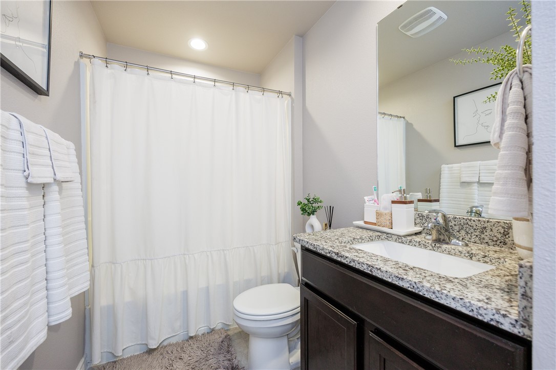 1254 Carnaby St Property Photo 20