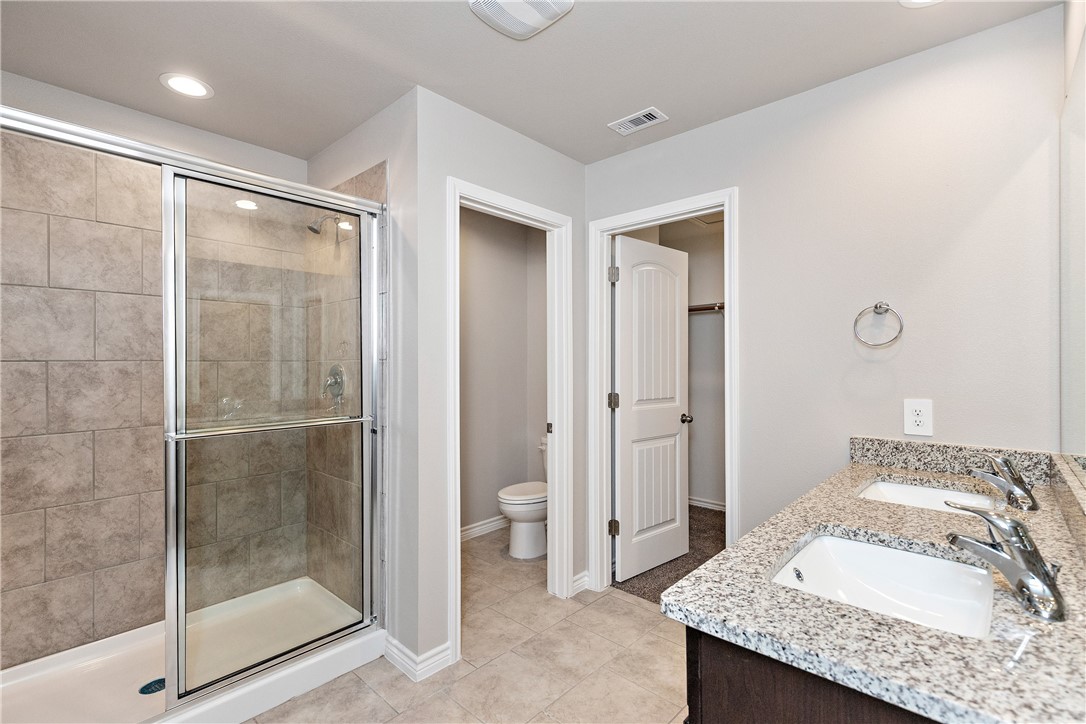 1254 Carnaby St Property Photo 26