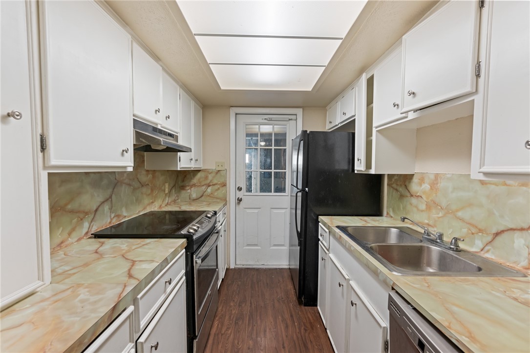 4039 Killarmet Dr Property Photo 2