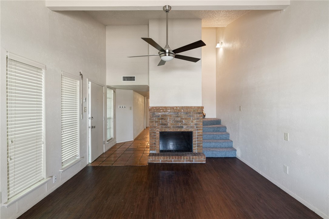 4039 Killarmet Dr Property Photo 3