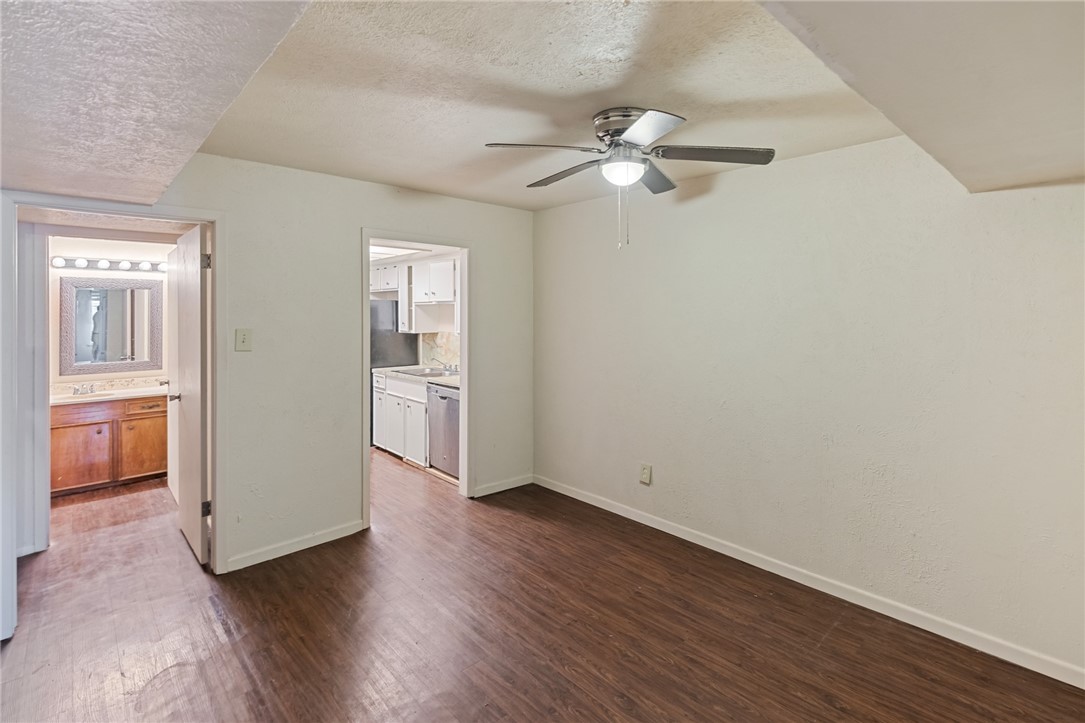 4039 Killarmet Dr Property Photo 4