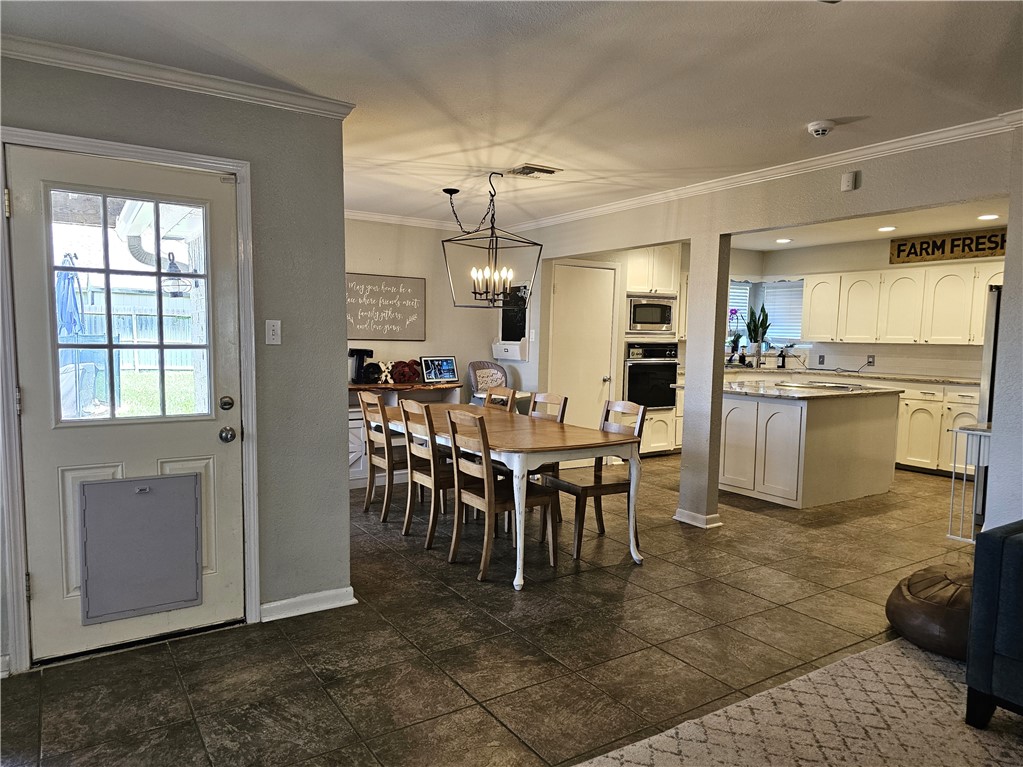 319 San Saba Dr Property Photo 8