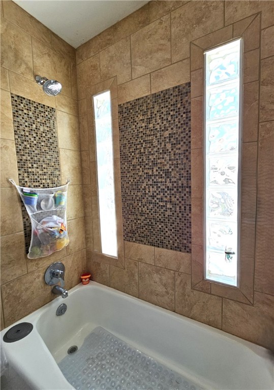 319 San Saba Dr Property Photo 22