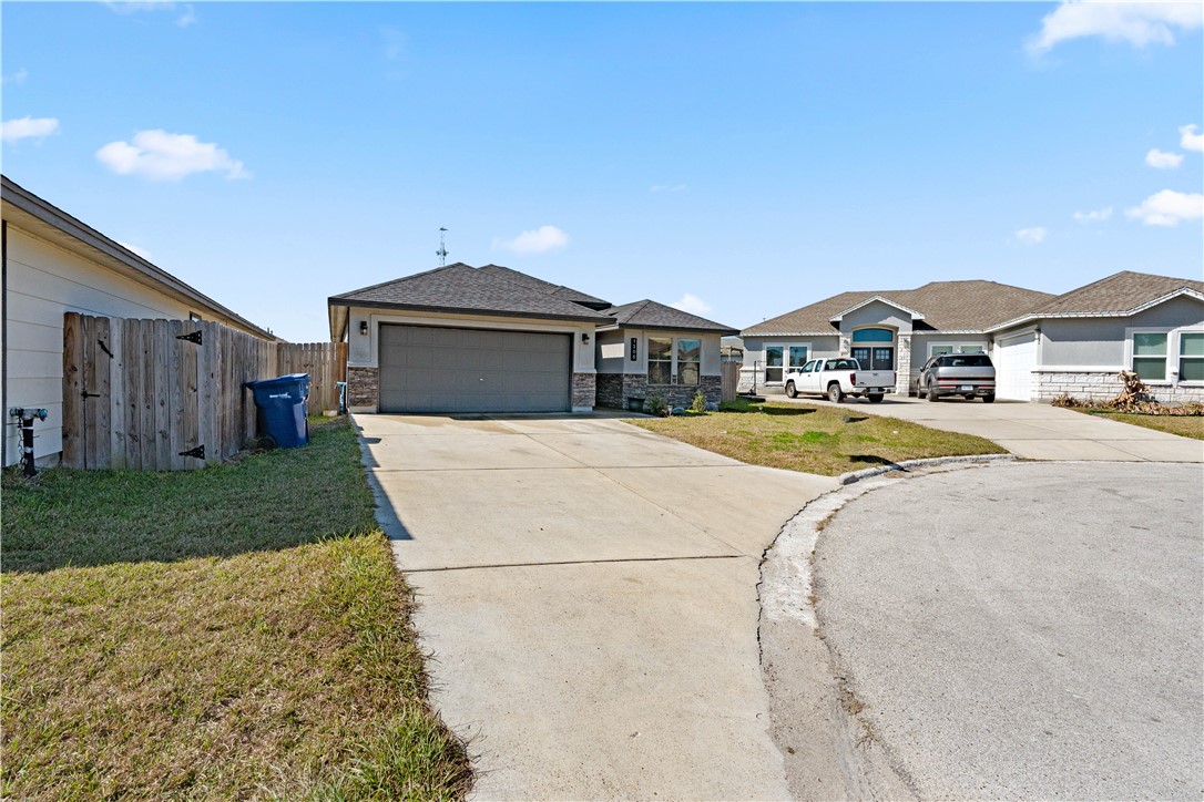 7205 Lake Melody Dr Property Photo 3