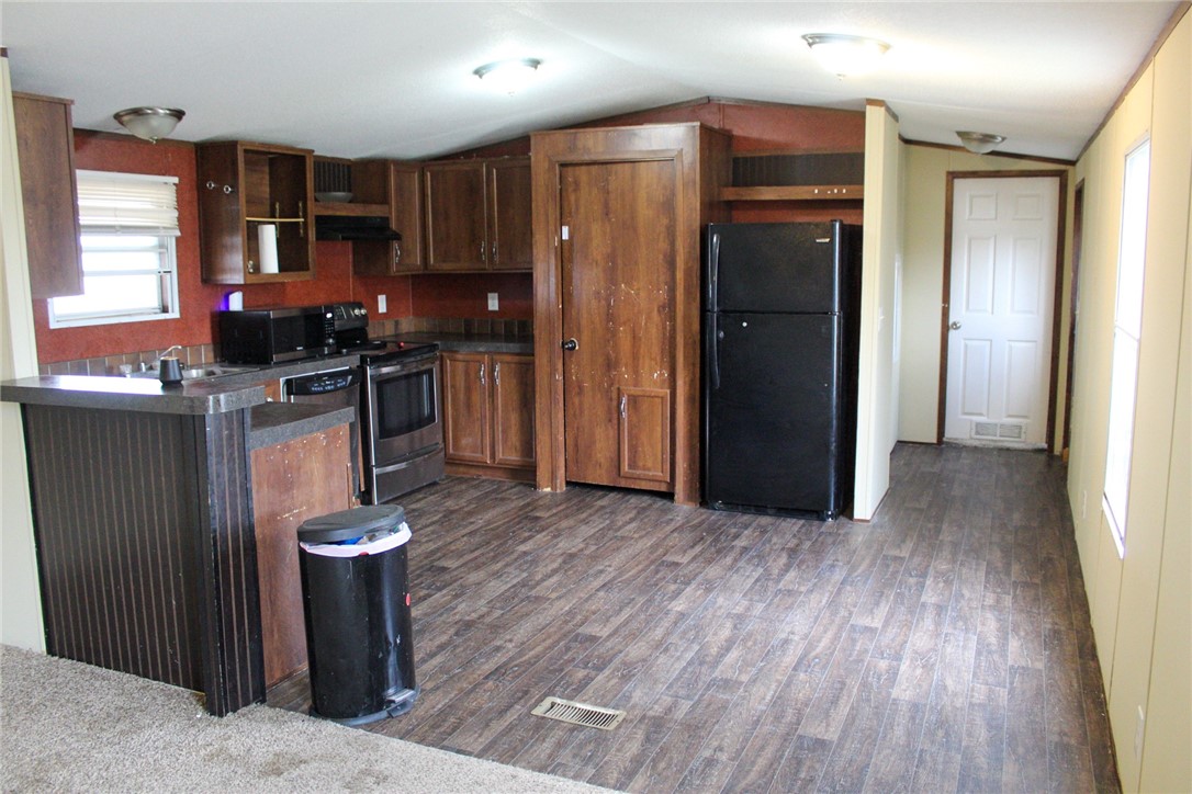 2880 Highway 59 W Property Photo 6