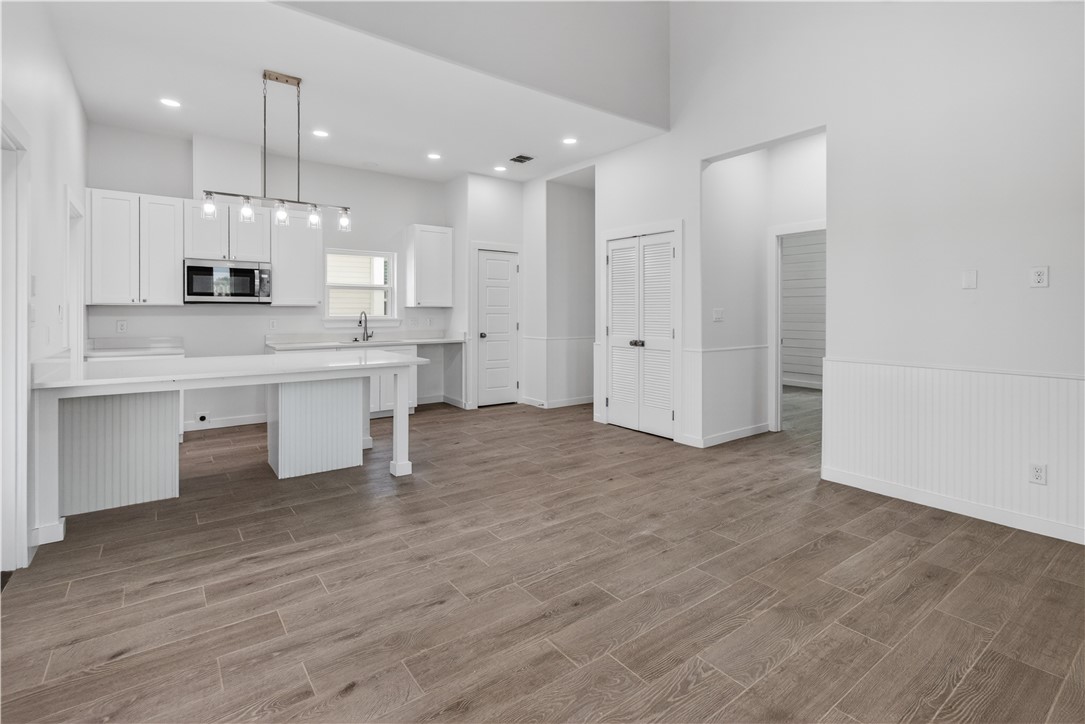 215 St. John Circle Property Photo 13