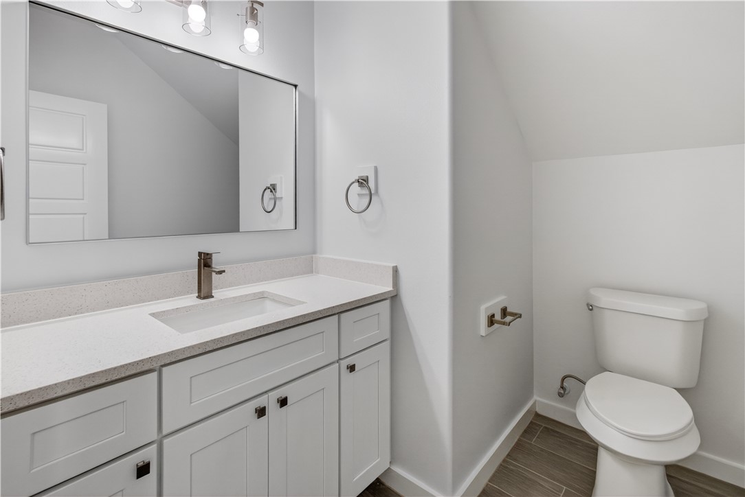215 St. John Circle Property Photo 17