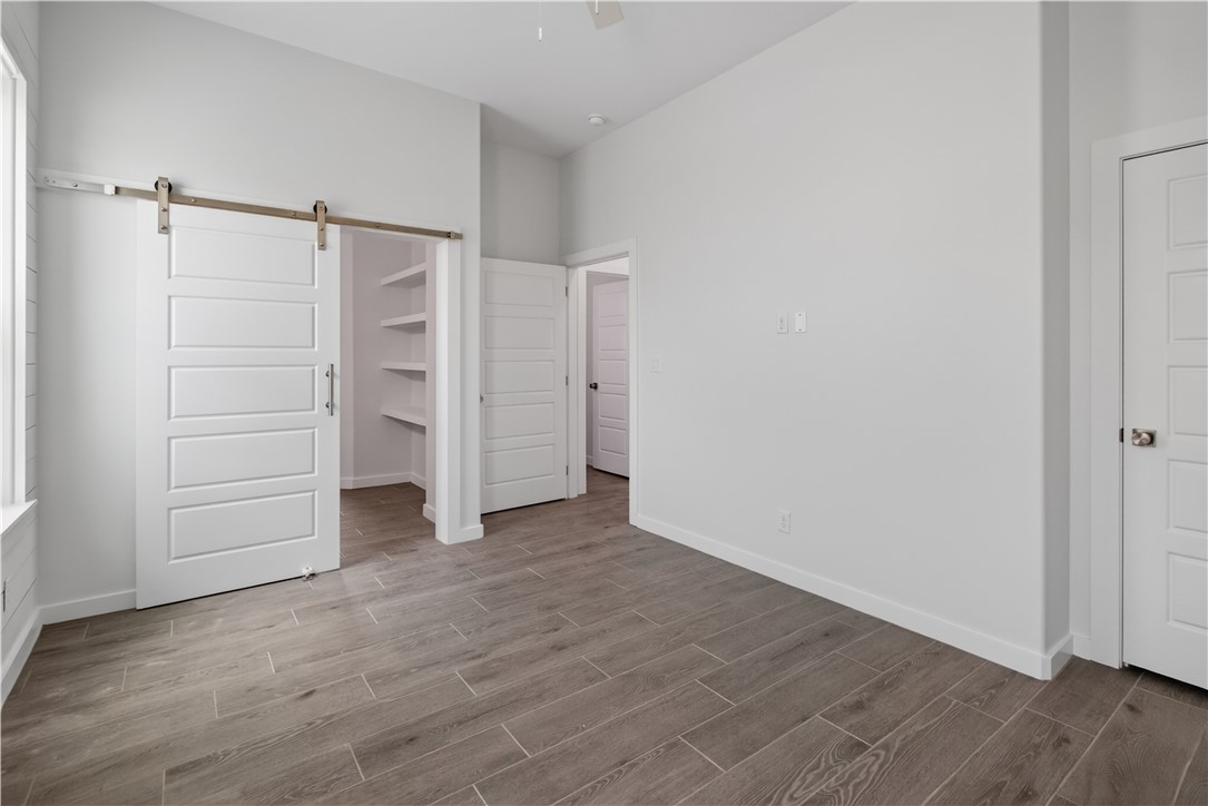 215 St. John Circle Property Photo 19