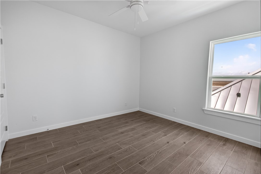 215 St. John Circle Property Photo 25