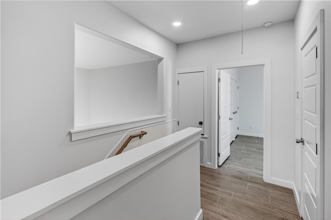 215 St. John Circle Property Photo 32