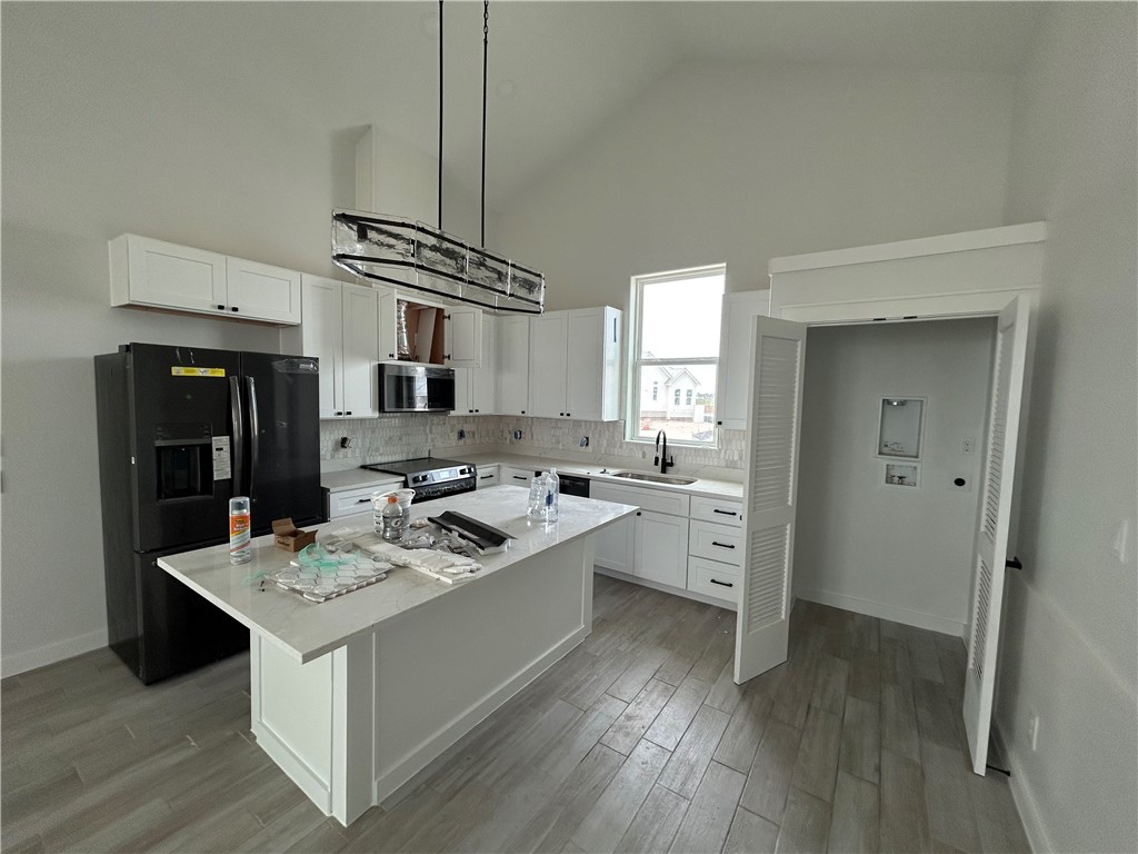 240 St. John Circle Property Photo 16