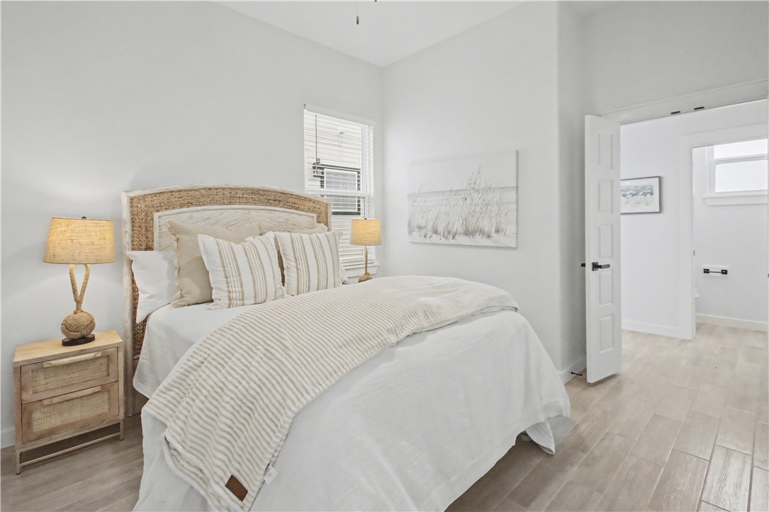 240 St. John Circle Property Photo 16