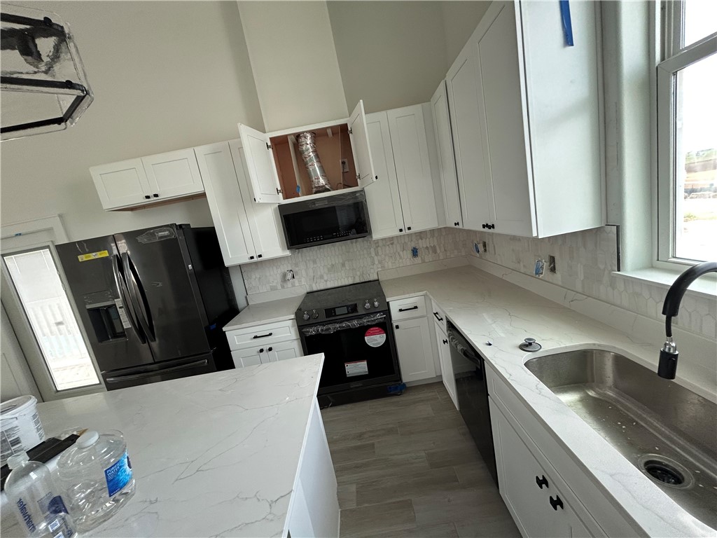 240 St. John Circle Property Photo 17