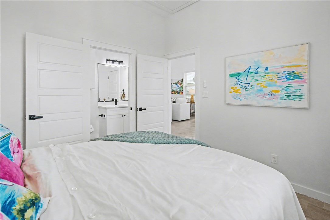 240 St. John Circle Property Photo 23