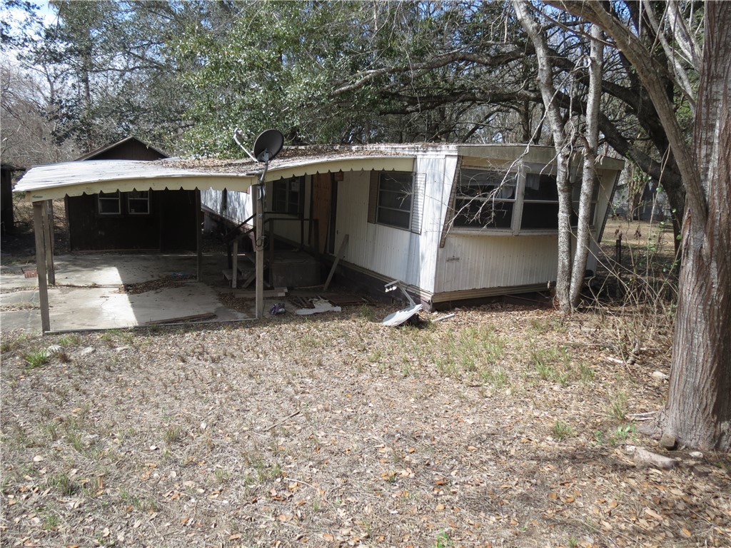 111 Shadywood Dr Property Photo 6
