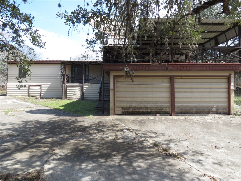 111 Shadywood Dr Property Photo 7