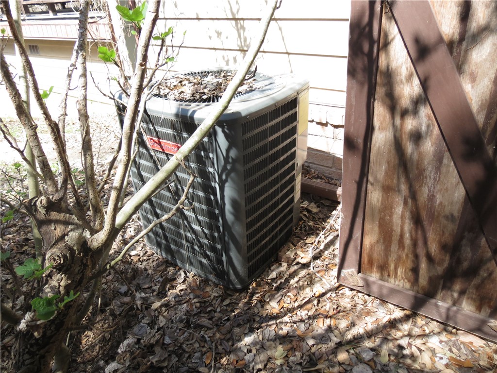 111 Shadywood Dr Property Photo 11