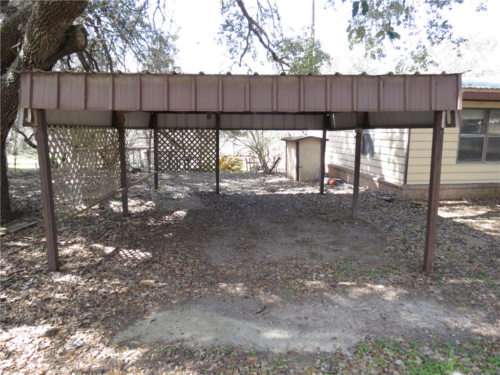 111 Shadywood Dr Property Photo 13
