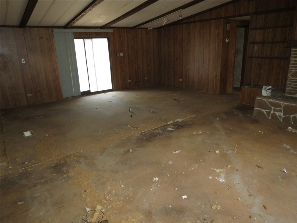 111 Shadywood Dr Property Photo 14