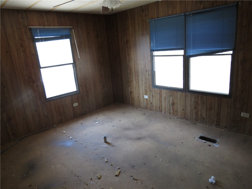 111 Shadywood Dr Property Photo 25