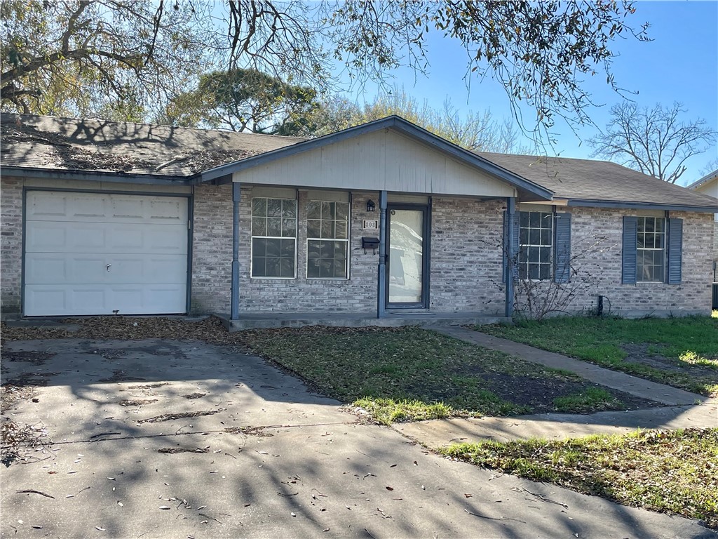 808 Garner Dr Property Photo