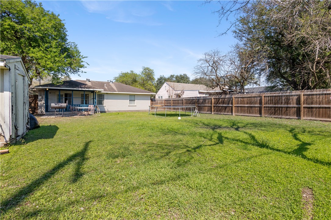 907 W Alice Ave Property Photo 17