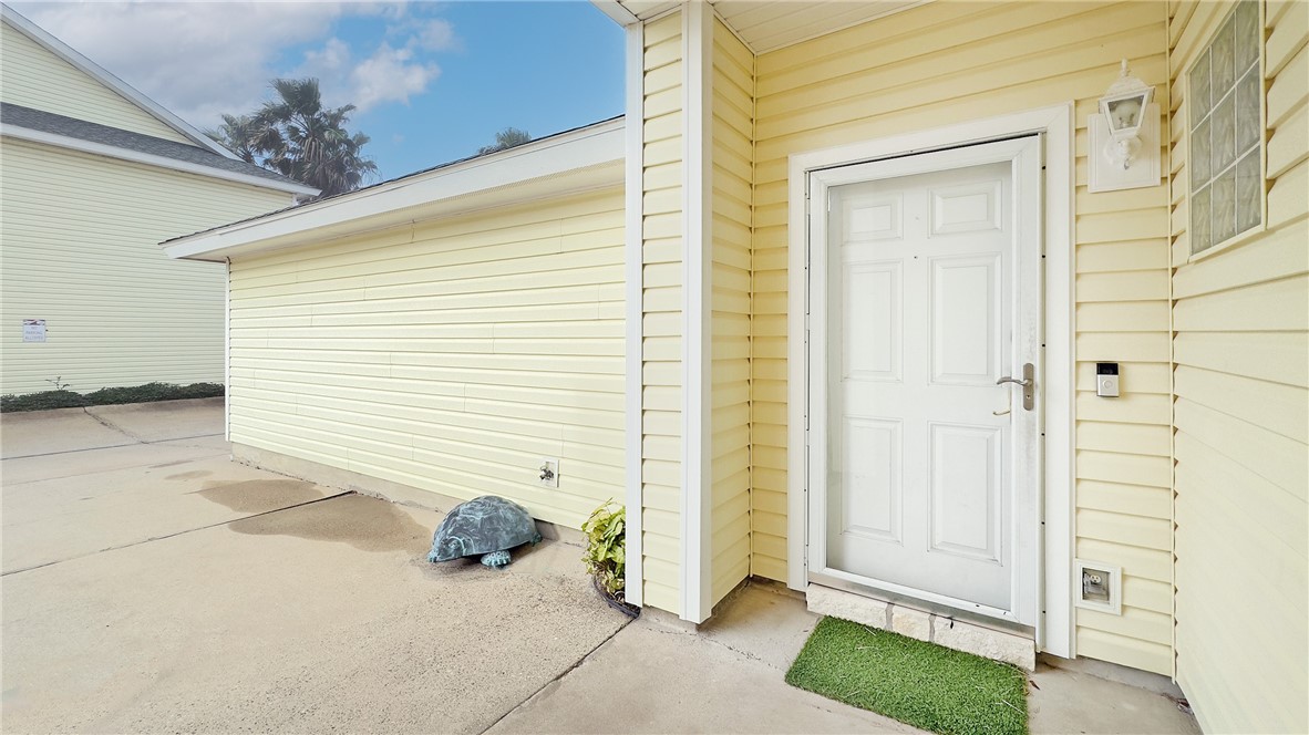 15102 Leeward Dr 801 Property Photo 6