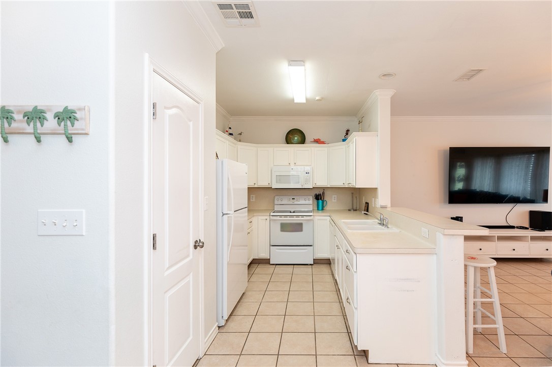 15102 Leeward Dr 801 Property Photo 8