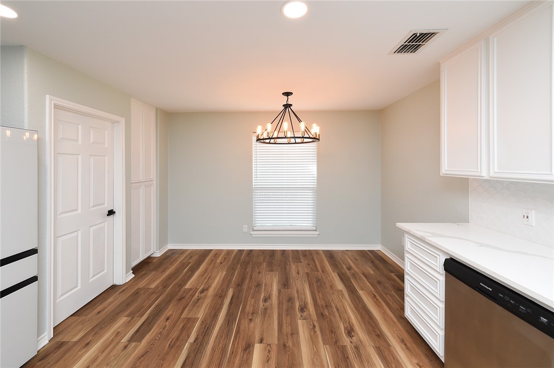 13922 Longboat Dr Property Photo 8