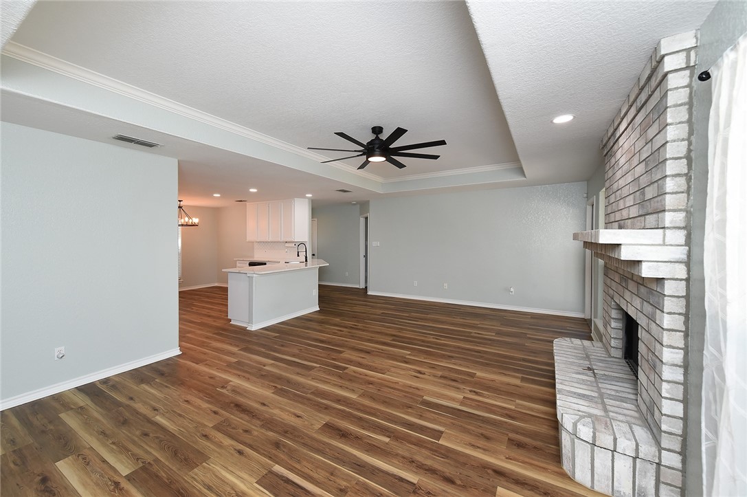 13922 Longboat Dr Property Photo 12