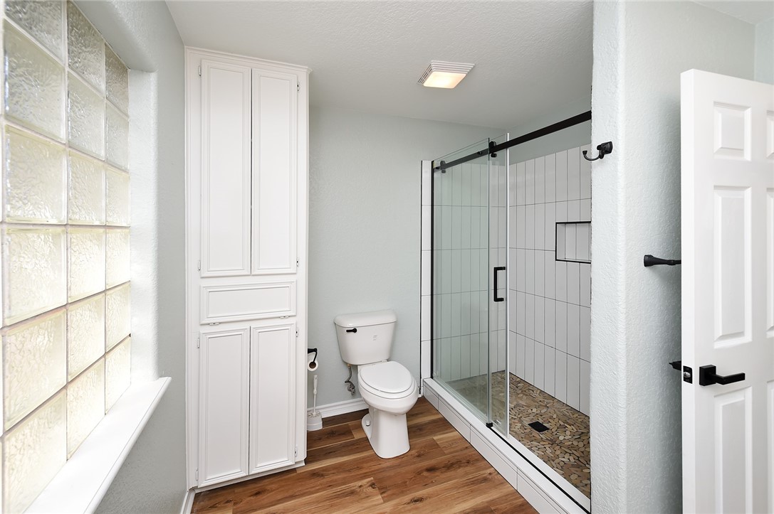 13922 Longboat Dr Property Photo 19