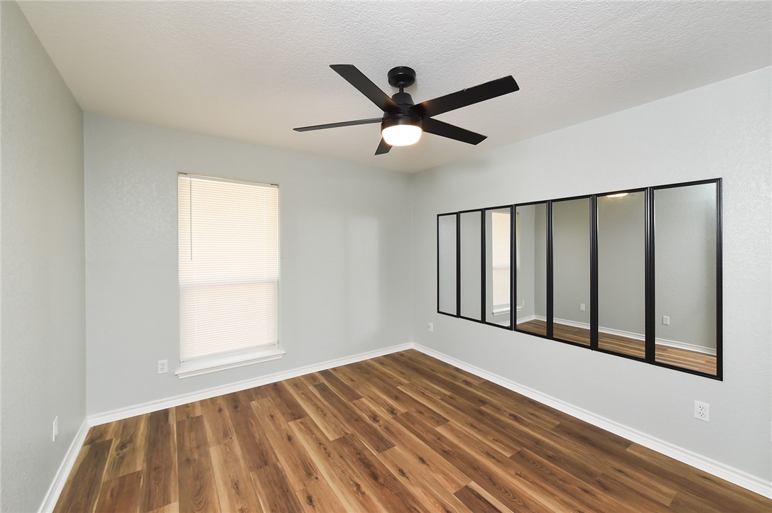 13922 Longboat Dr Property Photo 21