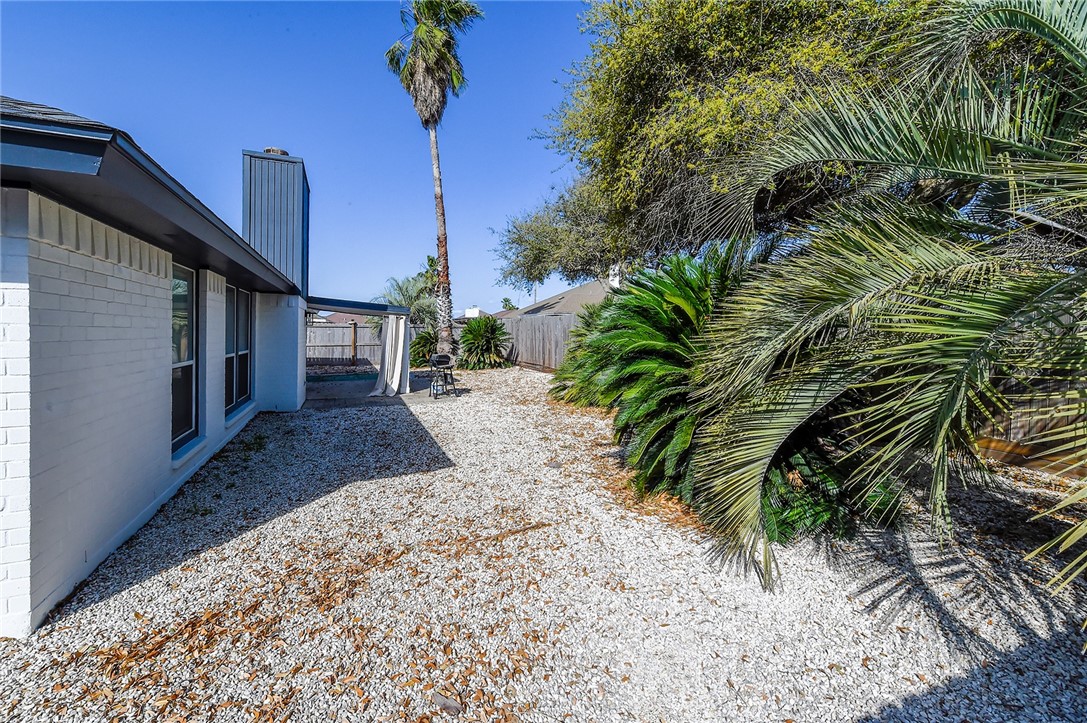 13922 Longboat Dr Property Photo 29