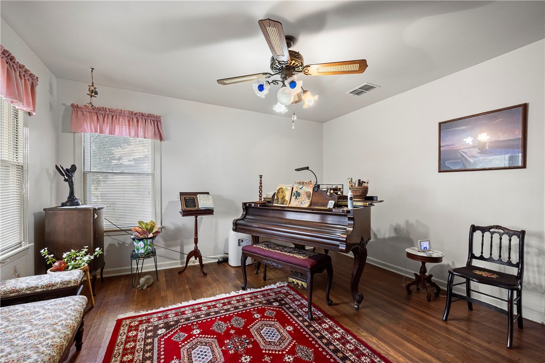 4114 Lowman St Property Photo 3
