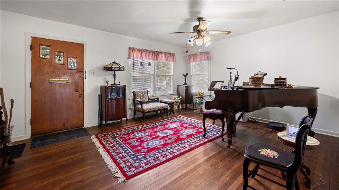 4114 Lowman St Property Photo 4