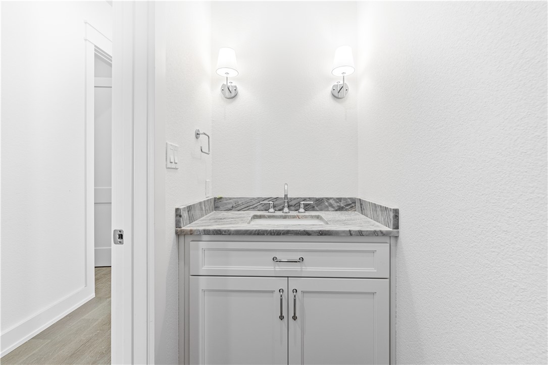 136 W Cotter Ave 3 Property Photo 14