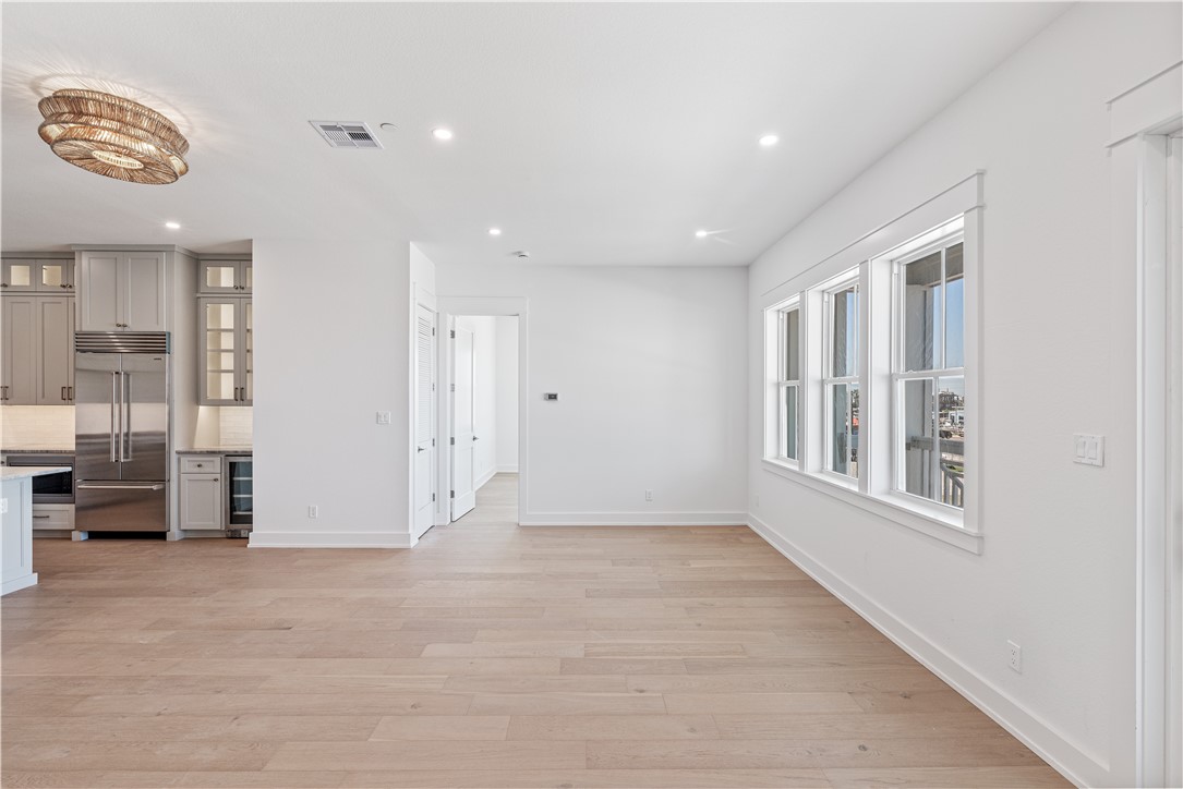 136 W Cotter Ave 9 Property Photo 8