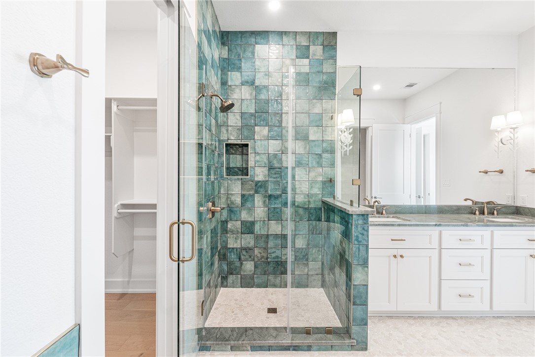 136 W Cotter Ave 9 Property Photo 10