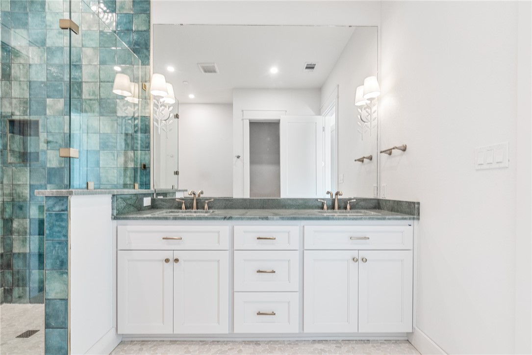 136 W Cotter Ave 9 Property Photo 14