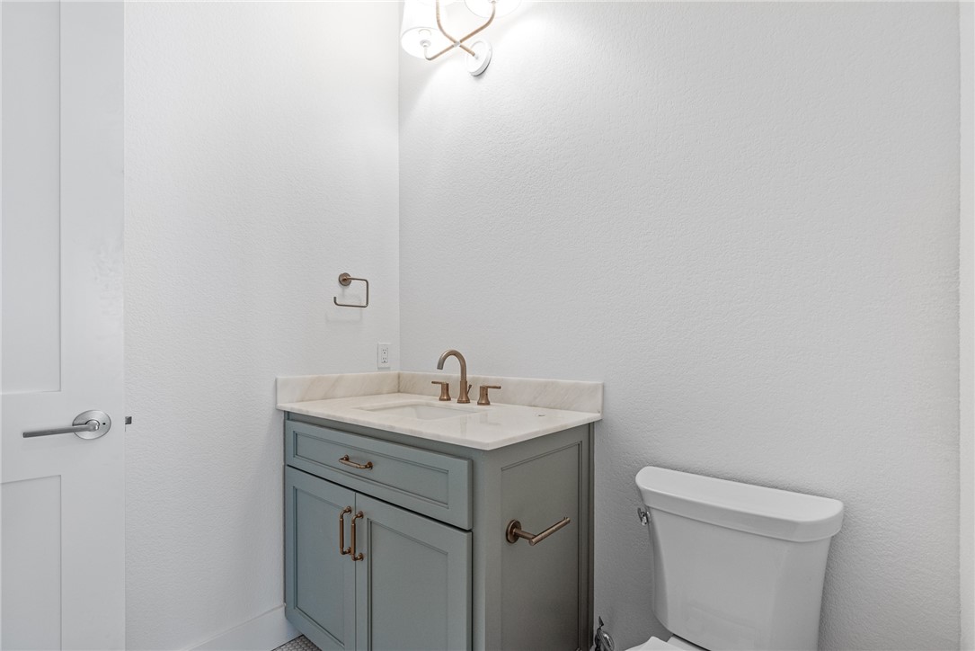 136 W Cotter Ave 9 Property Photo 20