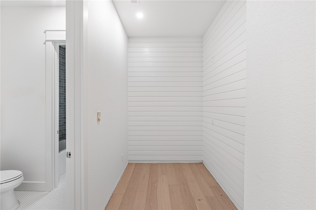 136 W Cotter Ave 9 Property Photo 21