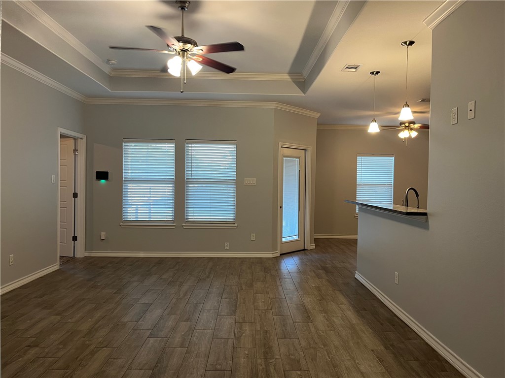 2077 Admiral Property Photo 15