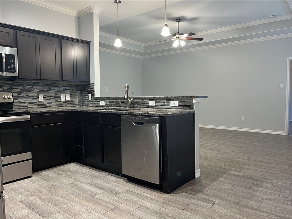 2077 Admiral Property Photo 17