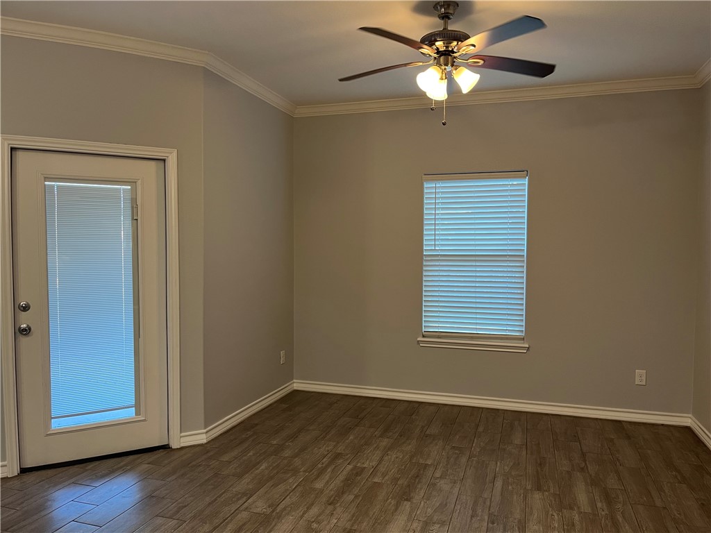 2077 Admiral Property Photo 18