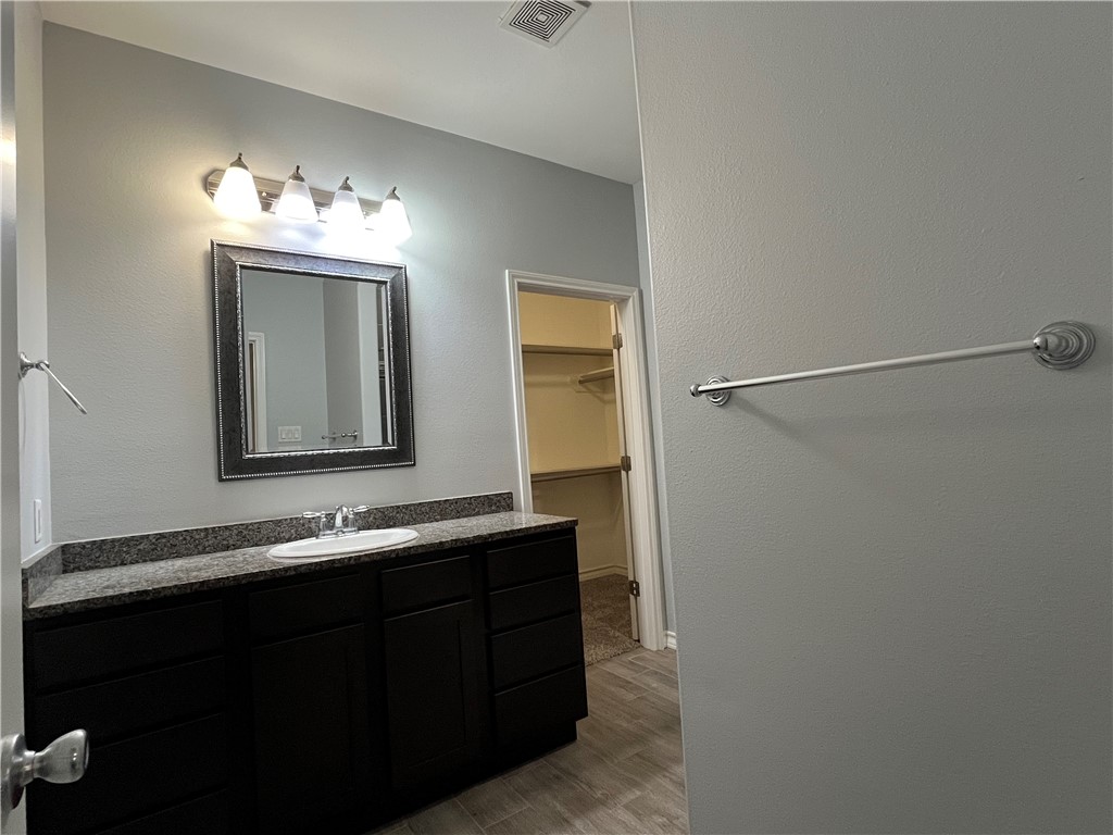2077 Admiral Property Photo 26