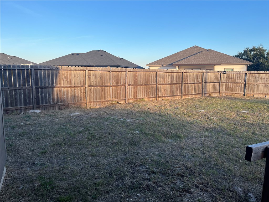 2077 Admiral Property Photo 31